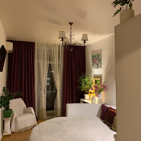Apartmán з балконом в центрі на утьосова Oděsa