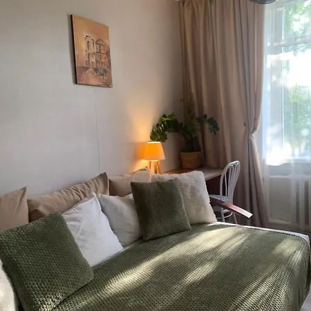 з балконом в центрі на утьосова Apartmán *