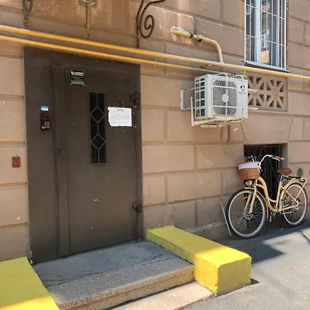 Apartmán з балконом в центрі на утьосова Oděsa