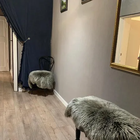 з балконом в центрі на утьосова Appartement