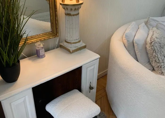 з балконом в центрі на утьосова Apartamento *