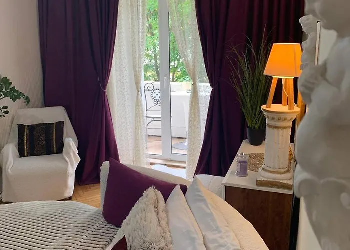 з балконом в центрі на утьосова Apartamento *