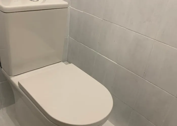 з балконом в центрі на утьосова