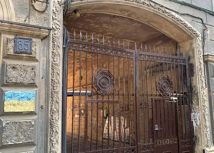 Apartamento з балконом в центрі на утьосова Odessa