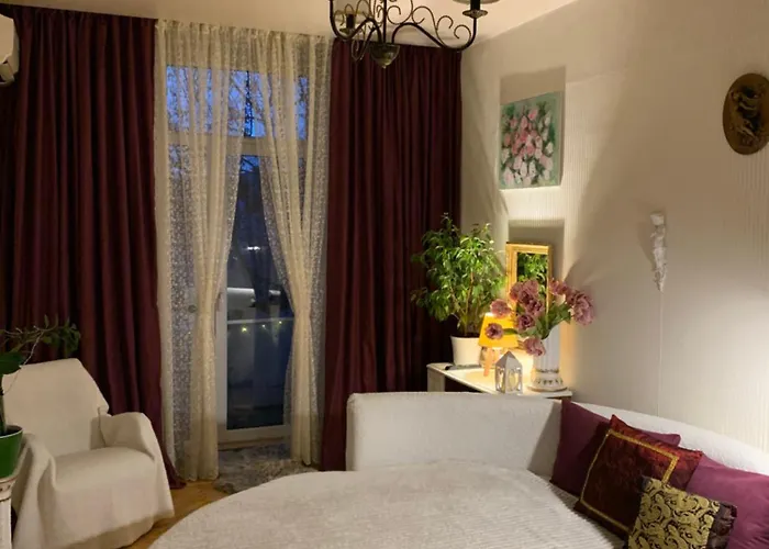 з балконом в центрі на утьосова Одесса