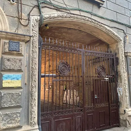 Apartamento з балконом в центрі на утьосова Odesa