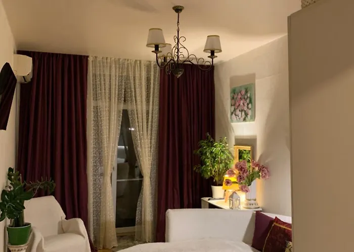 Apartment з балконом в центрі на утьосова Odesa