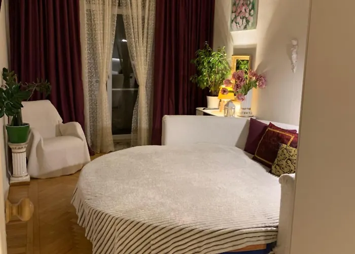 Apartment з балконом в центрі на утьосова *